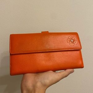 Chanel orange leather wallet - 100% authentic